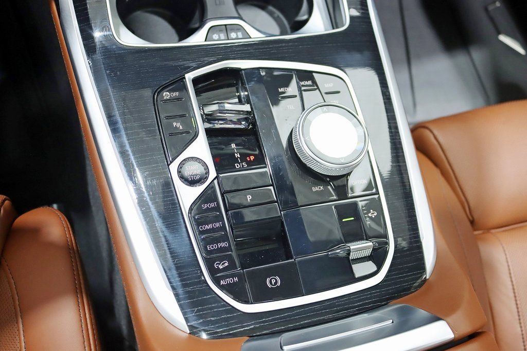 Used 2024 BMW X7 M60i w/ Executive Package image 27