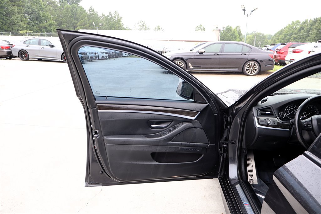 Used 2013 BMW 550i Sedan RWD image 34