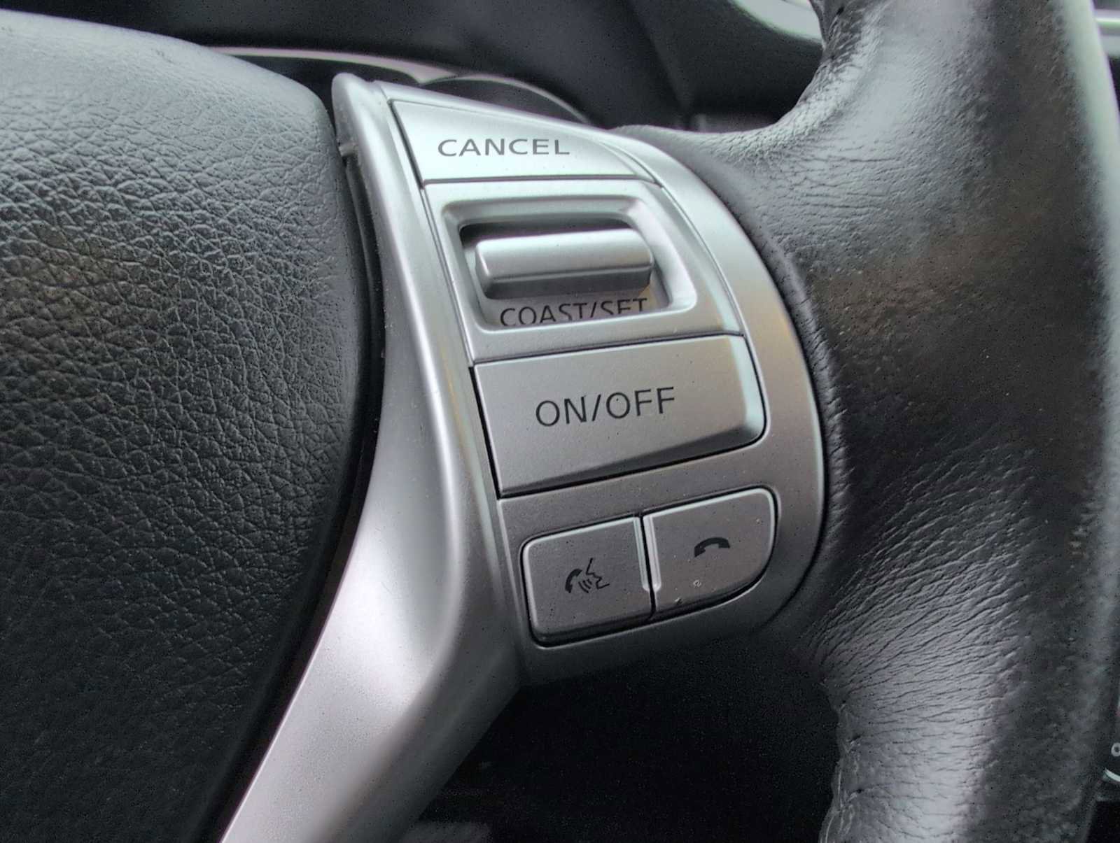 Used 2015 Nissan Rogue SL image 21