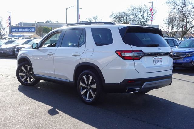Used 2024 Honda Pilot Touring image 10