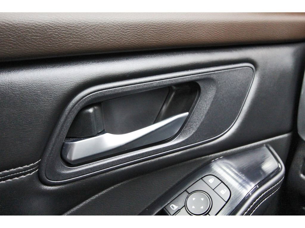 Used 2023 Nissan Rogue SV w/ SV Premium B Package FWD image 22