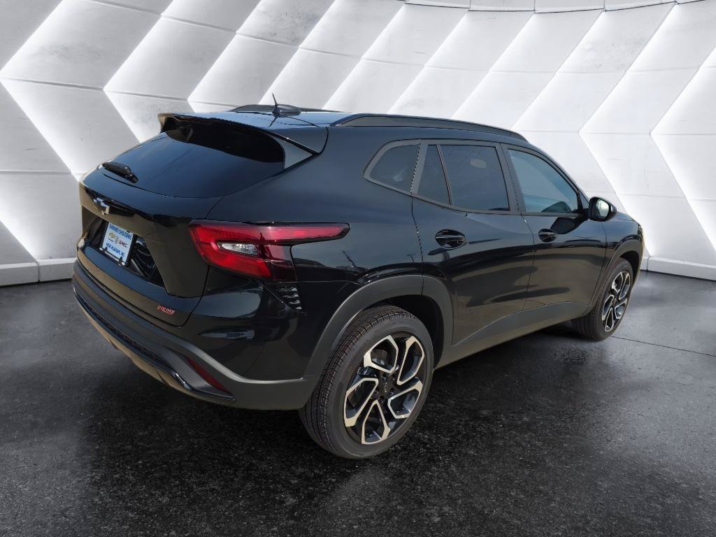 New 2026 Chevrolet Trax RS w/ Driver Confidence Package FWD image 5