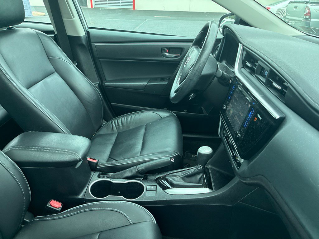 Used 2017 Toyota Corolla XLE w/ Carpet Mat Package (TMS) FWD image 22