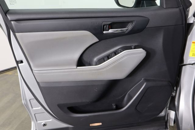 Used 2021 Toyota Highlander XLE image 20