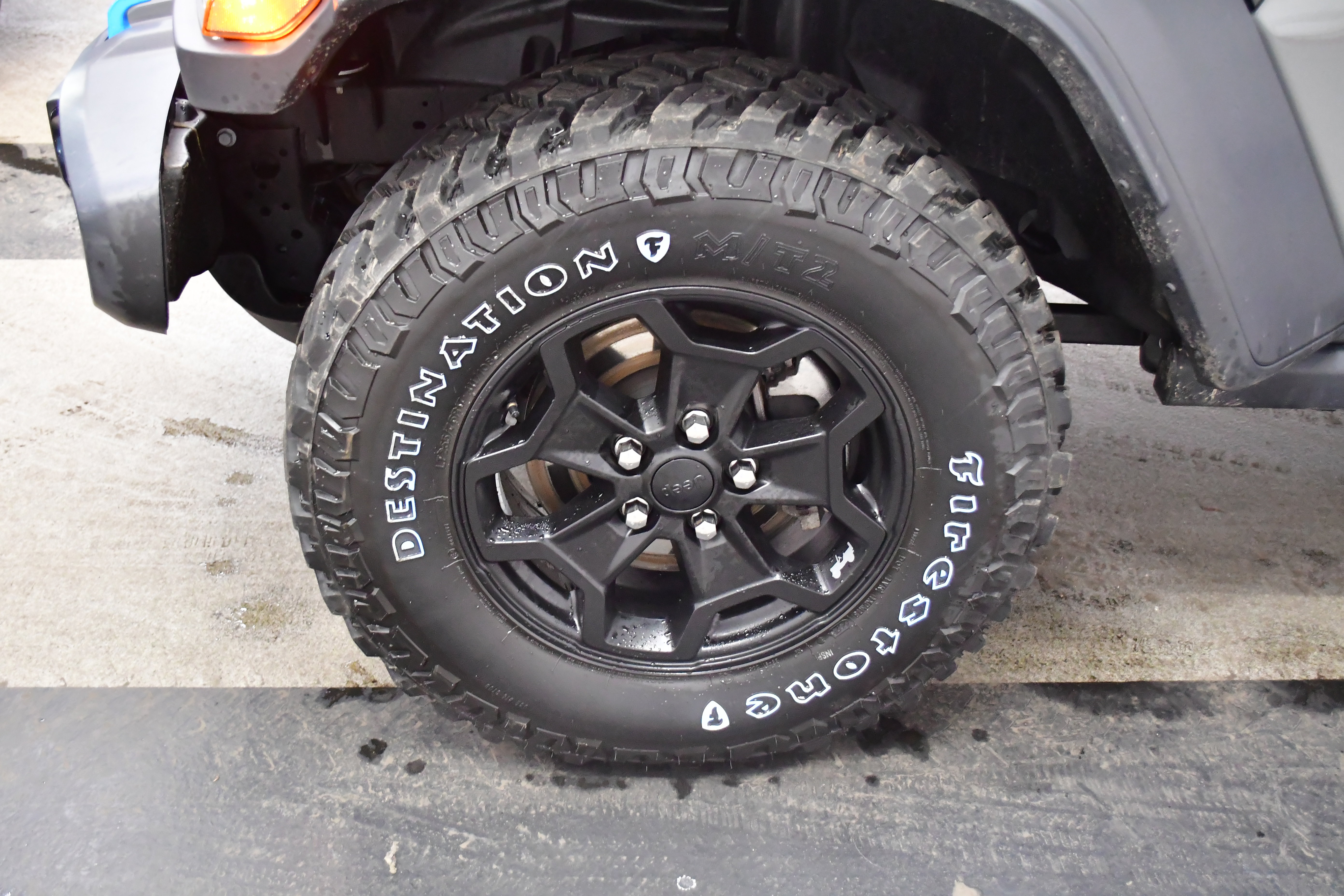 Used 2023 Jeep Wrangler Unlimited w/ Sun & Screen Package image 56