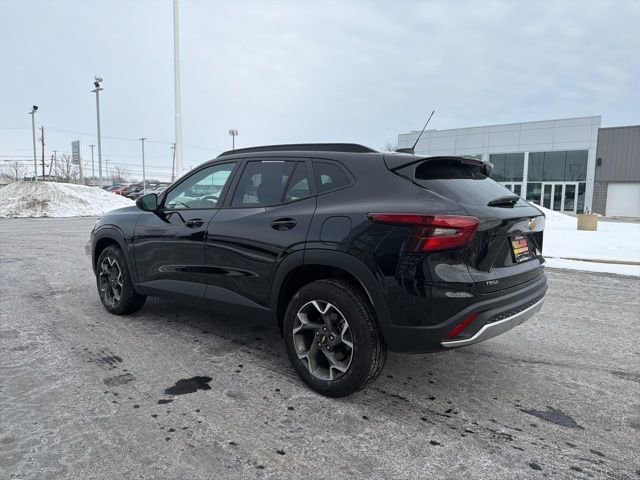 Used 2025 Chevrolet Trax LT w/ Driver Confidence Package image 5