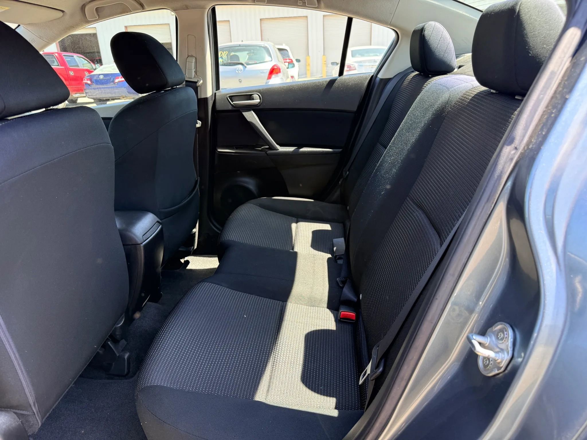 Used 2012 MAZDA MAZDA3 i Sport image 21