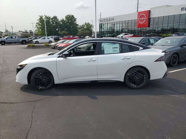 New 2026 Nissan Sentra SR w/ SR Premium Package FWD image 4