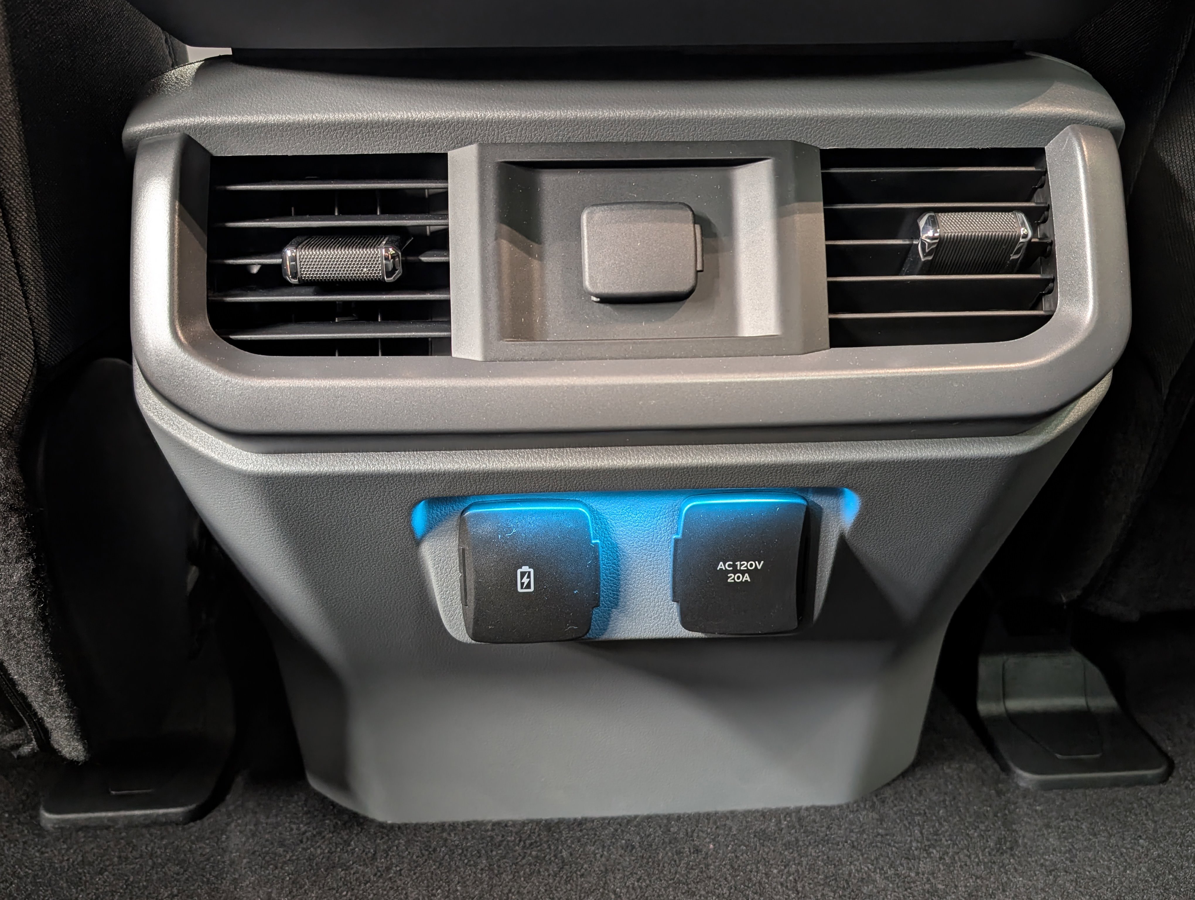 New 2025 Ford F150 XLT w/ Equipment Group 303A High image 16