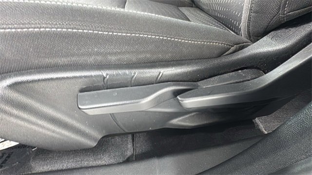 Used 2025 Chevrolet Equinox LT image 11