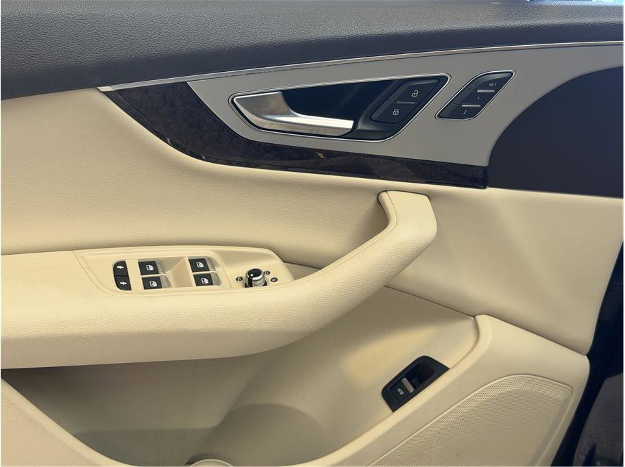 Used 2019 Audi Q7 2.0T Premium w/ Convenience Package image 11