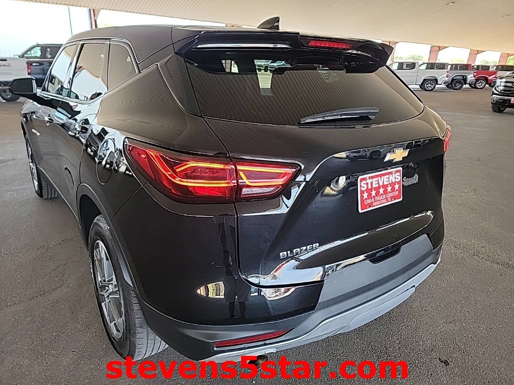 Used 2025 Chevrolet Blazer LT FWD image 10