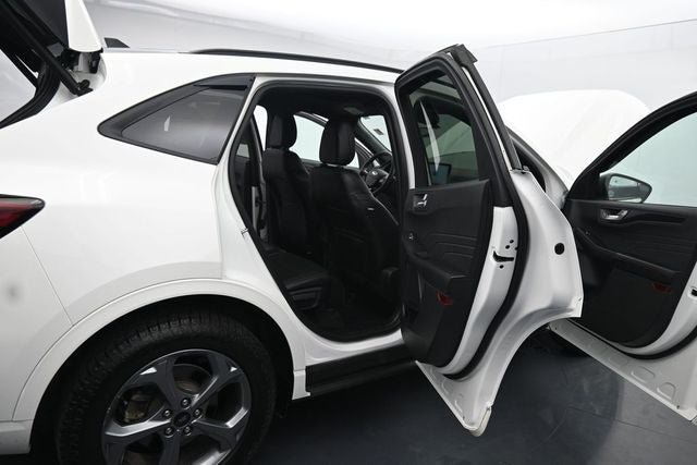 Certified 2024 Ford Escape ST-Line w/ Tech Pack #1 AWD/4WD image 13