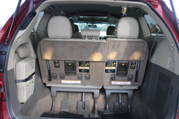 Used 2017 Toyota Sienna XLE Premium FWD image 17