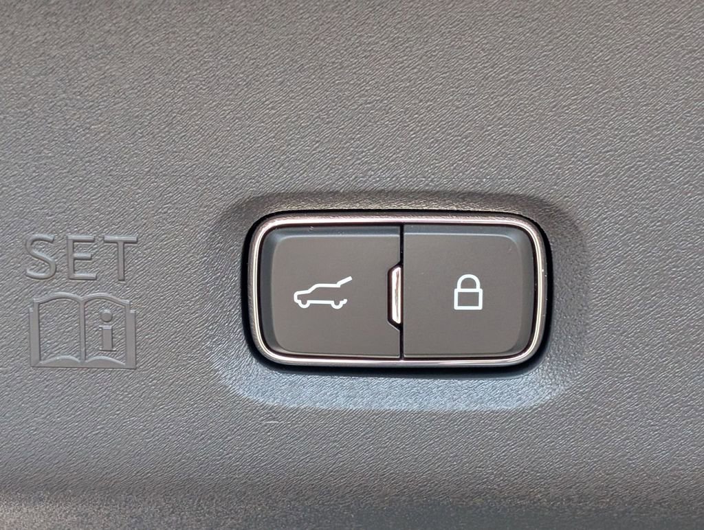 New 2026 Ford Expedition Active image 25