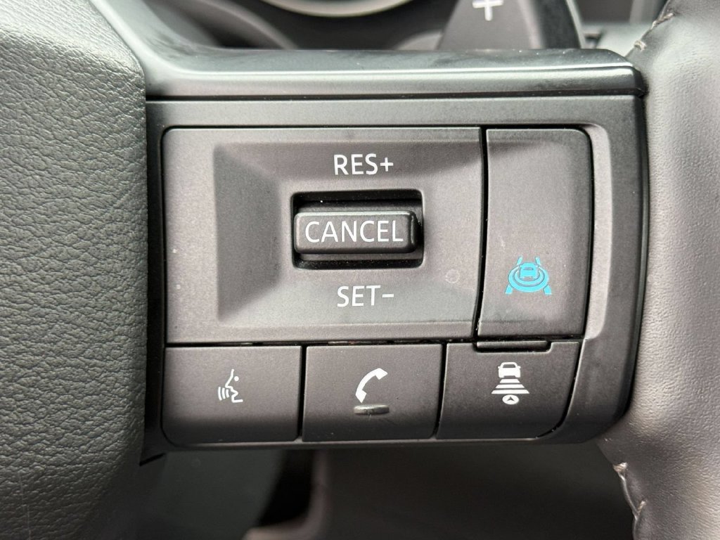 Used 2025 Nissan Rogue SV AWD/4WD image 20