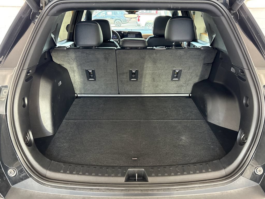 Used 2025 Chevrolet Equinox ACTIV w/ Safety and Technology Package AWD/4WD image 25