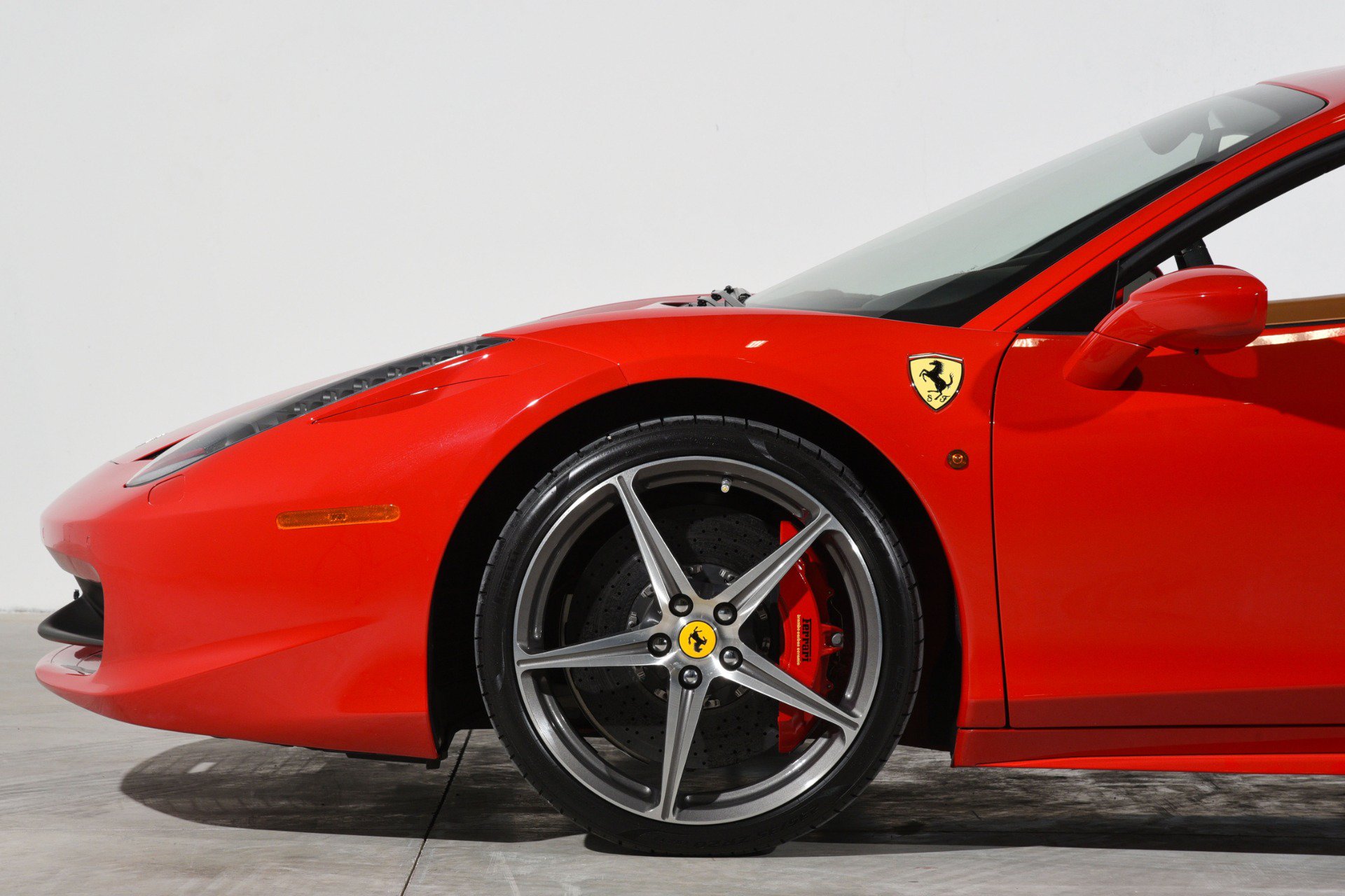 Used 2015 Ferrari 458 Italia Coupe RWD image 26