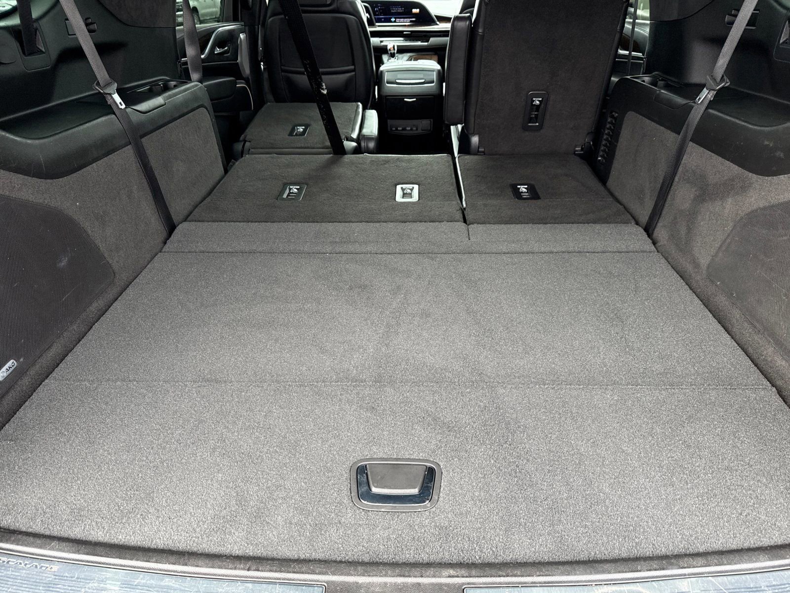 Used 2022 Cadillac Escalade ESV Sport Platinum image 18