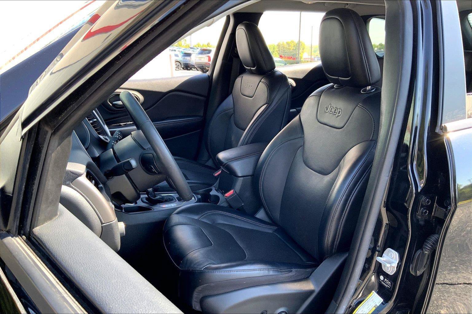 Used 2022 Jeep Cherokee Latitude Lux w/ Sun & Sound Group FWD image 24