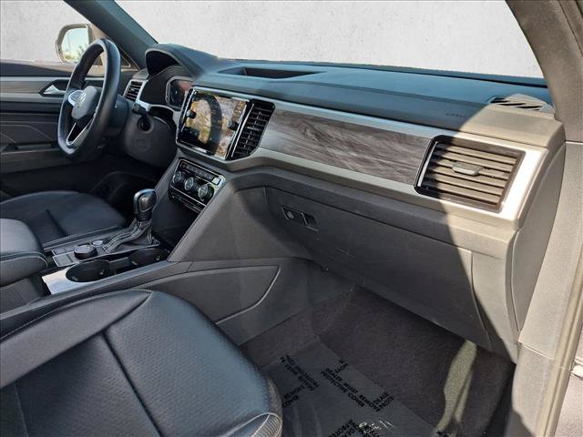 Used 2022 Volkswagen Atlas Cross Sport SE AWD/4WD image 29