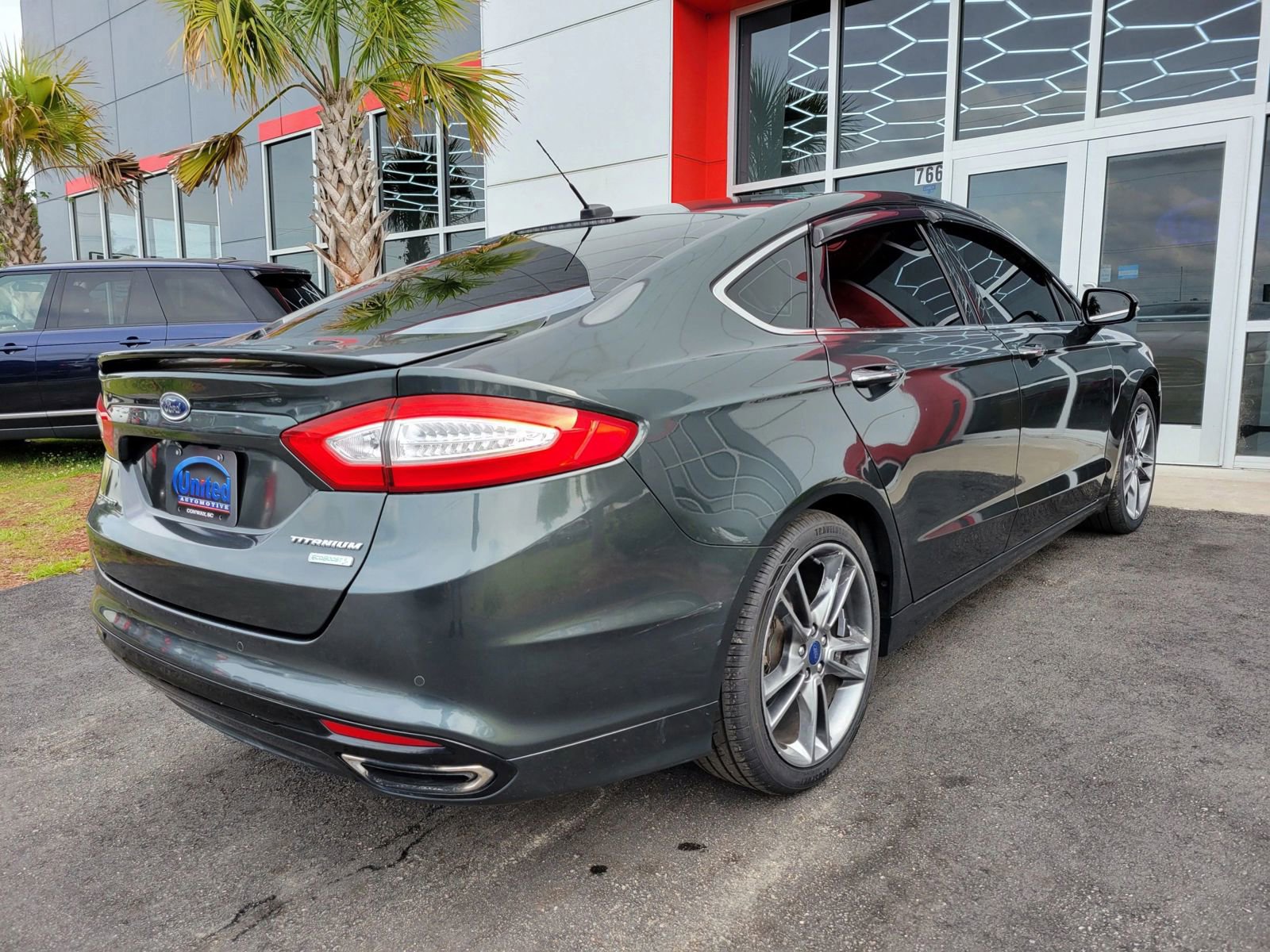 Used 2015 Ford Fusion Titanium FWD image 4