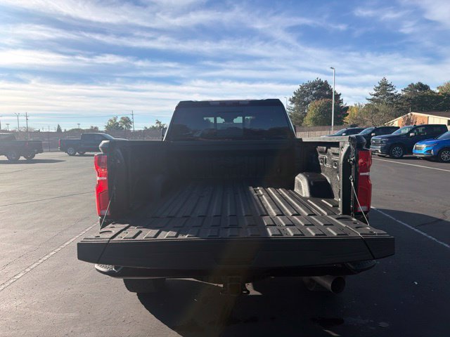 Used 2025 Chevrolet Silverado 2500 ZR2 w/ Technology Package AWD/4WD image 10