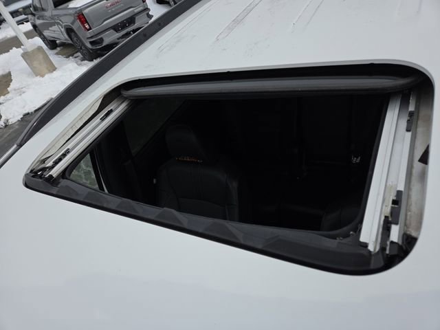 Used 2022 Honda Pilot TrailSport image 3