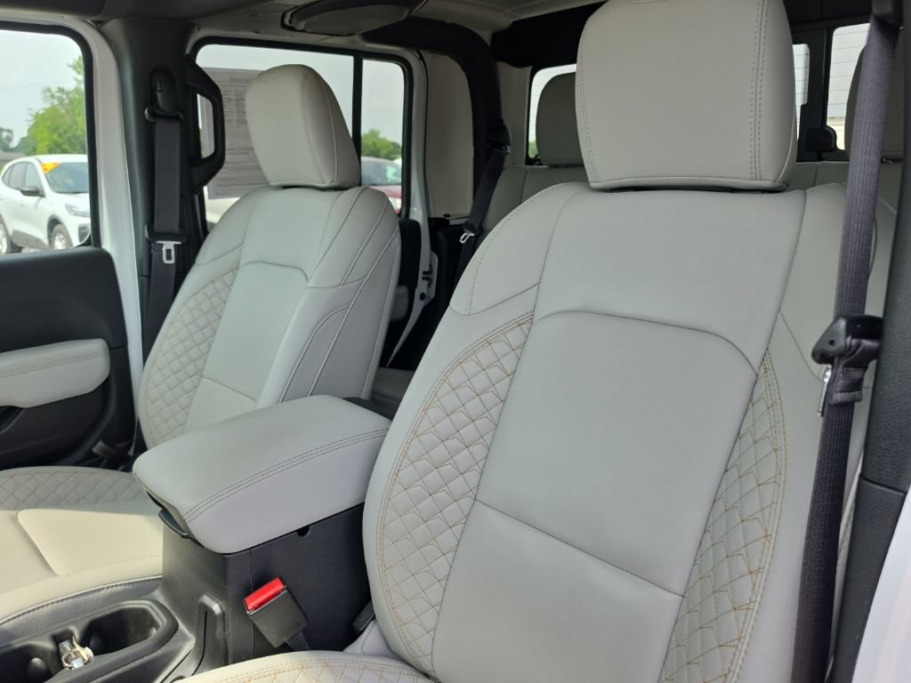 Used 2023 Jeep Gladiator Overland AWD/4WD image 20