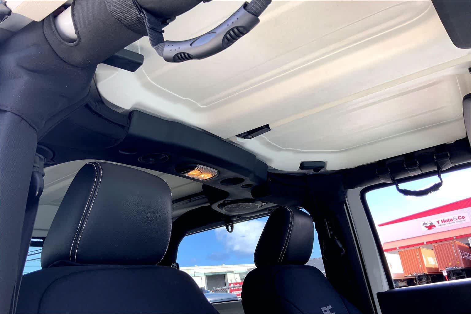 Used 2014 Jeep Wrangler Sahara AWD/4WD image 28