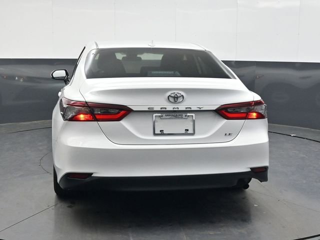 Used 2022 Toyota Camry LE image 5