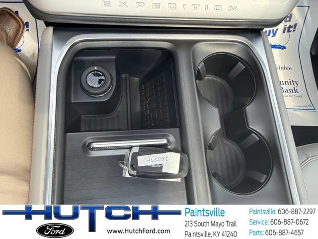 Used 2025 Ford Expedition Max Active AWD/4WD image 31