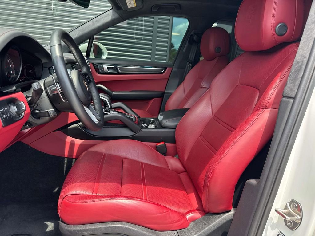 Certified 2023 Porsche Cayenne GTS AWD/4WD image 5