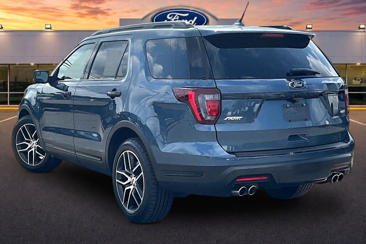 Used 2018 Ford Explorer Sport AWD/4WD image 2