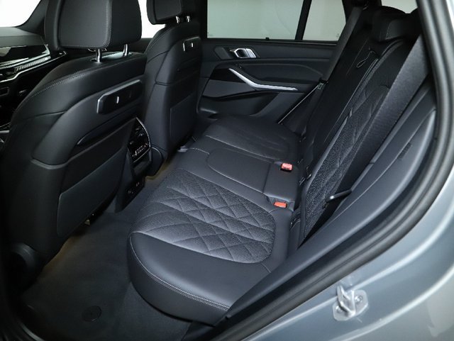 Used 2026 BMW X5 M60i AWD/4WD image 17