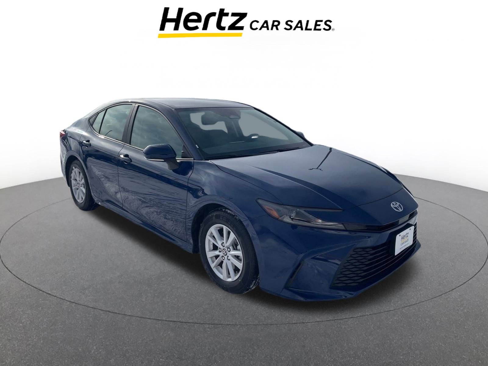 Used 2025 Toyota Camry LE image 1