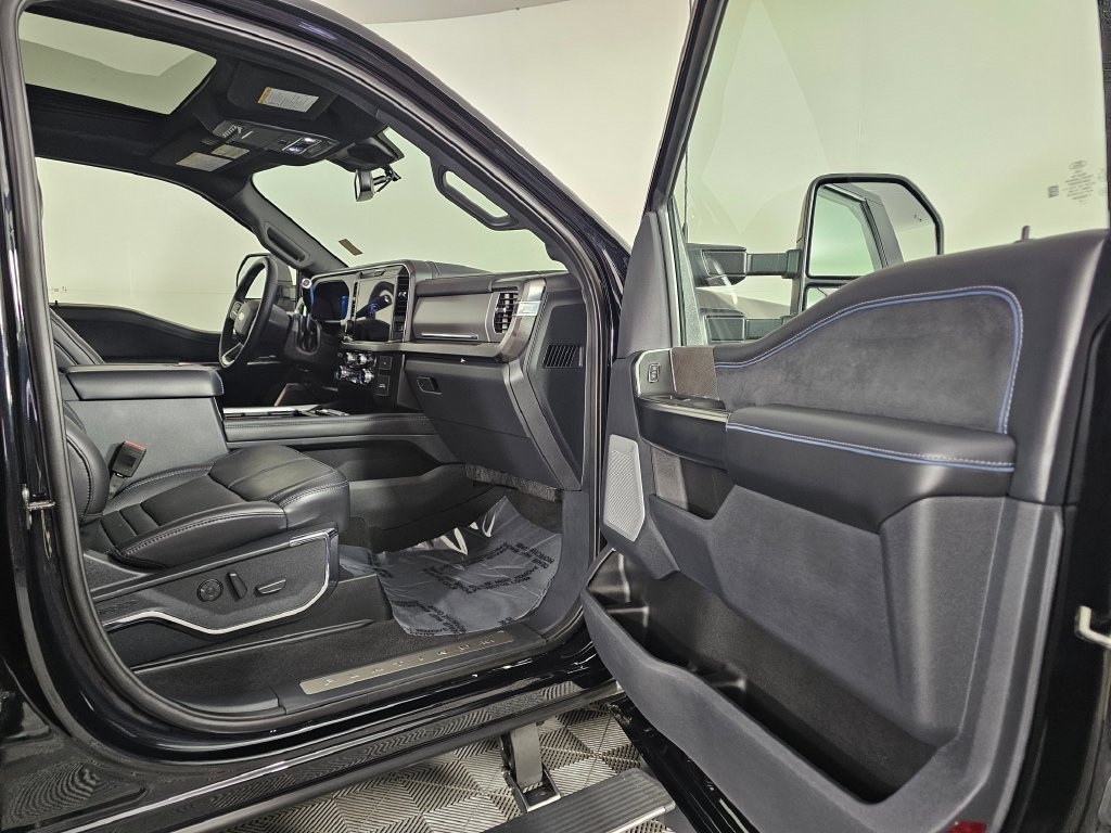 Certified 2025 Ford F450 Platinum w/ FX4 Off-Road Package AWD/4WD image 13