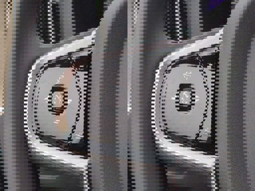 New 2026 Volvo XC60 B5 Plus w/ Protection Package Premier image 24