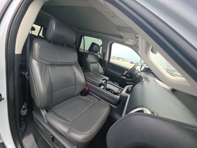 Used 2025 Ford Expedition Active AWD/4WD image 10