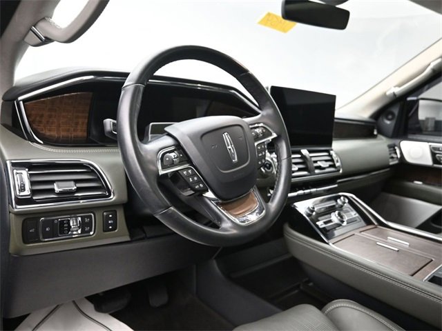 Used 2022 Lincoln Navigator Black Label image 11