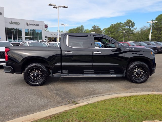 Used 2019 Chevrolet Silverado 1500 High Country w/ Z71 Off-Road Package AWD/4WD image 16