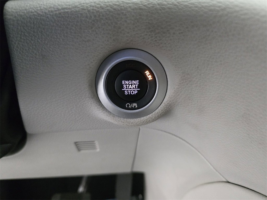 Used 2023 Chrysler Pacifica Limited image 27