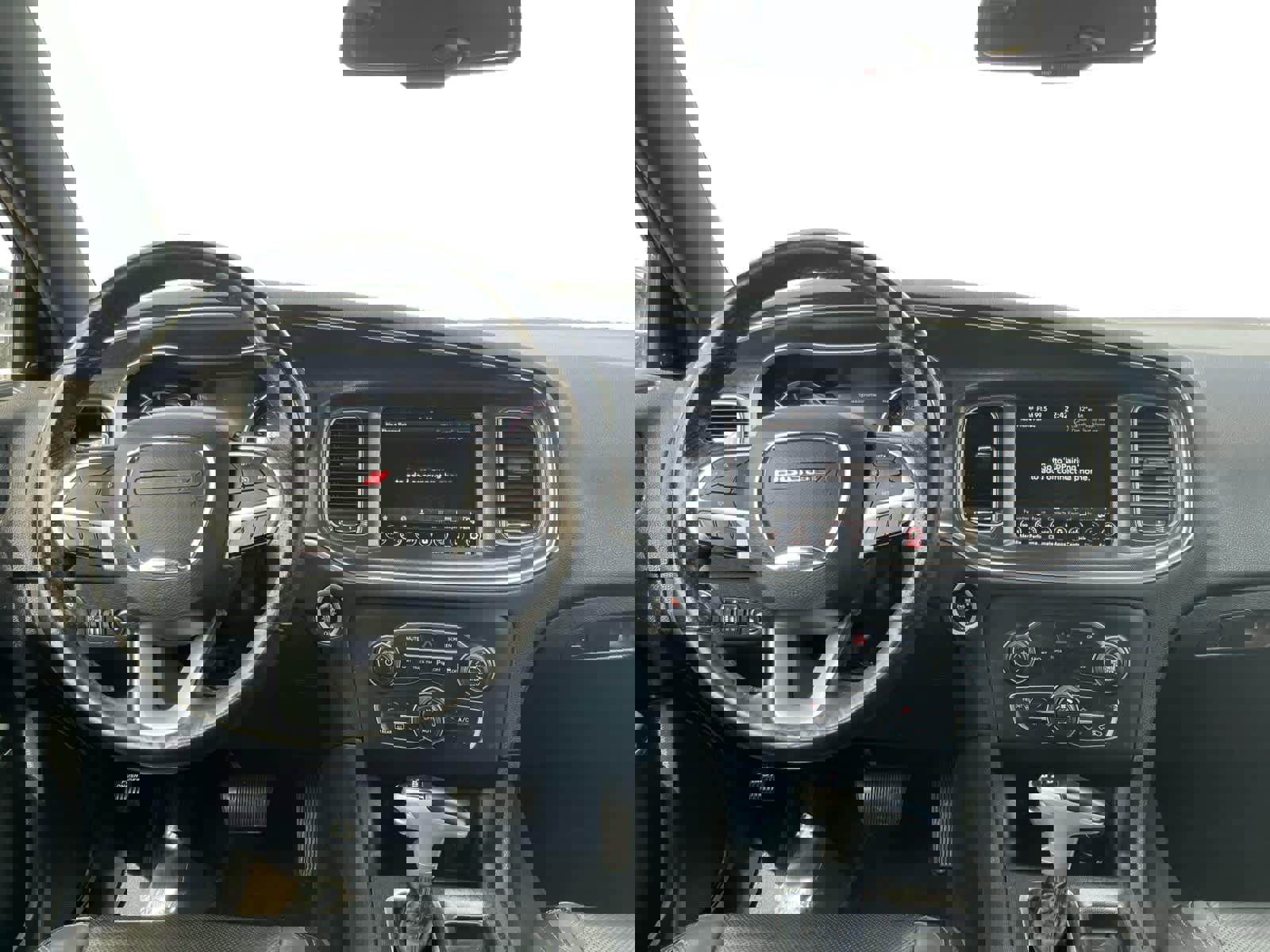 Used 2018 Dodge Charger GT image 3