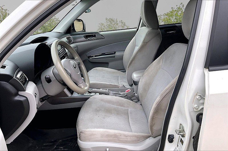 Used 2012 Subaru Forester 2.5X Premium w/ All-Weather Pkg image 18