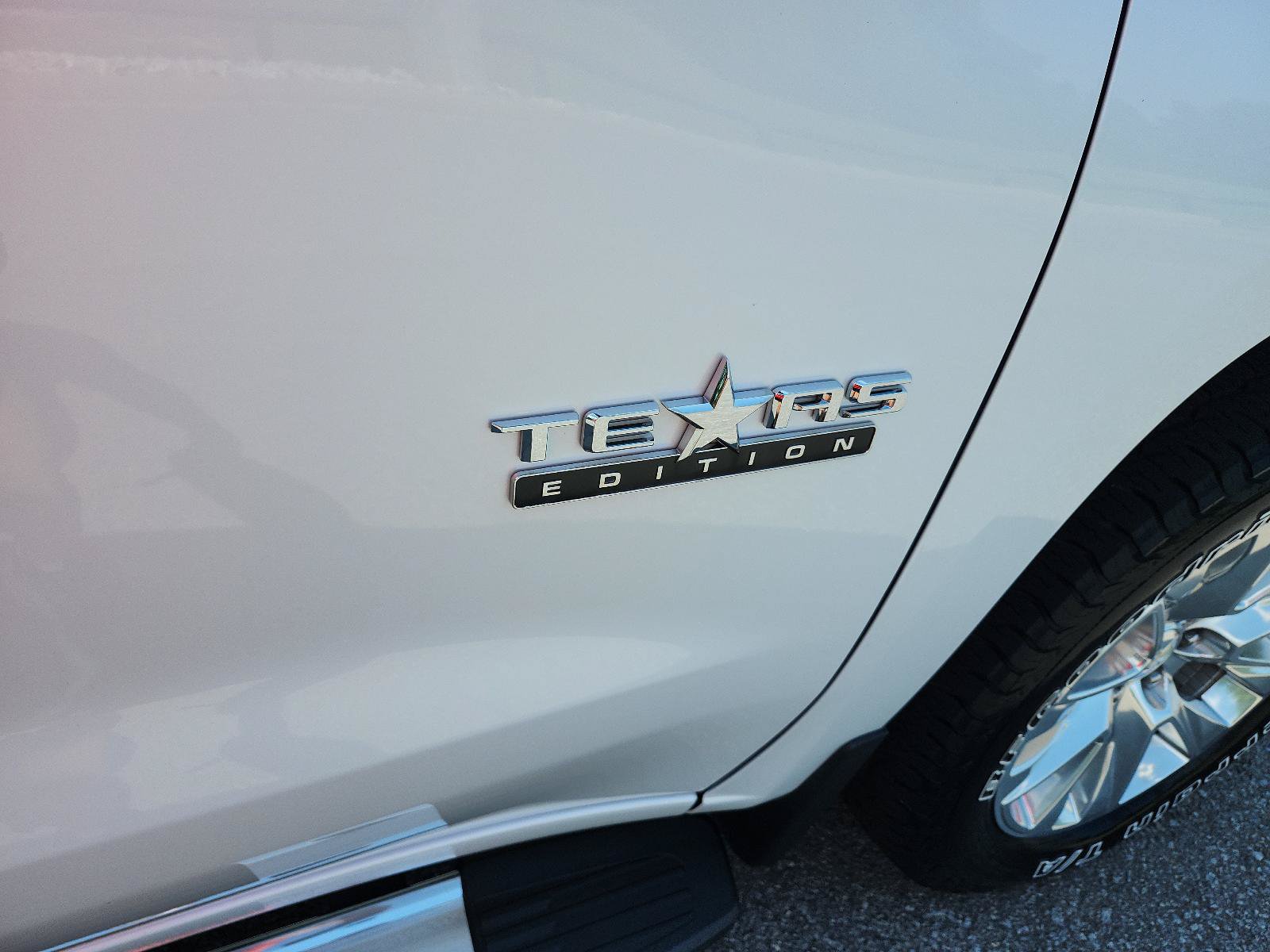 Used 2019 Chevrolet Silverado 1500 LTZ AWD/4WD image 8