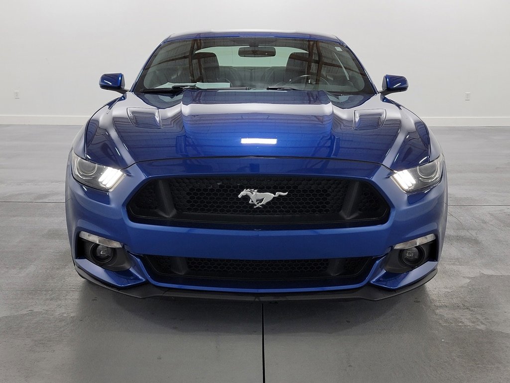 Used 2017 Ford Mustang GT RWD image 3