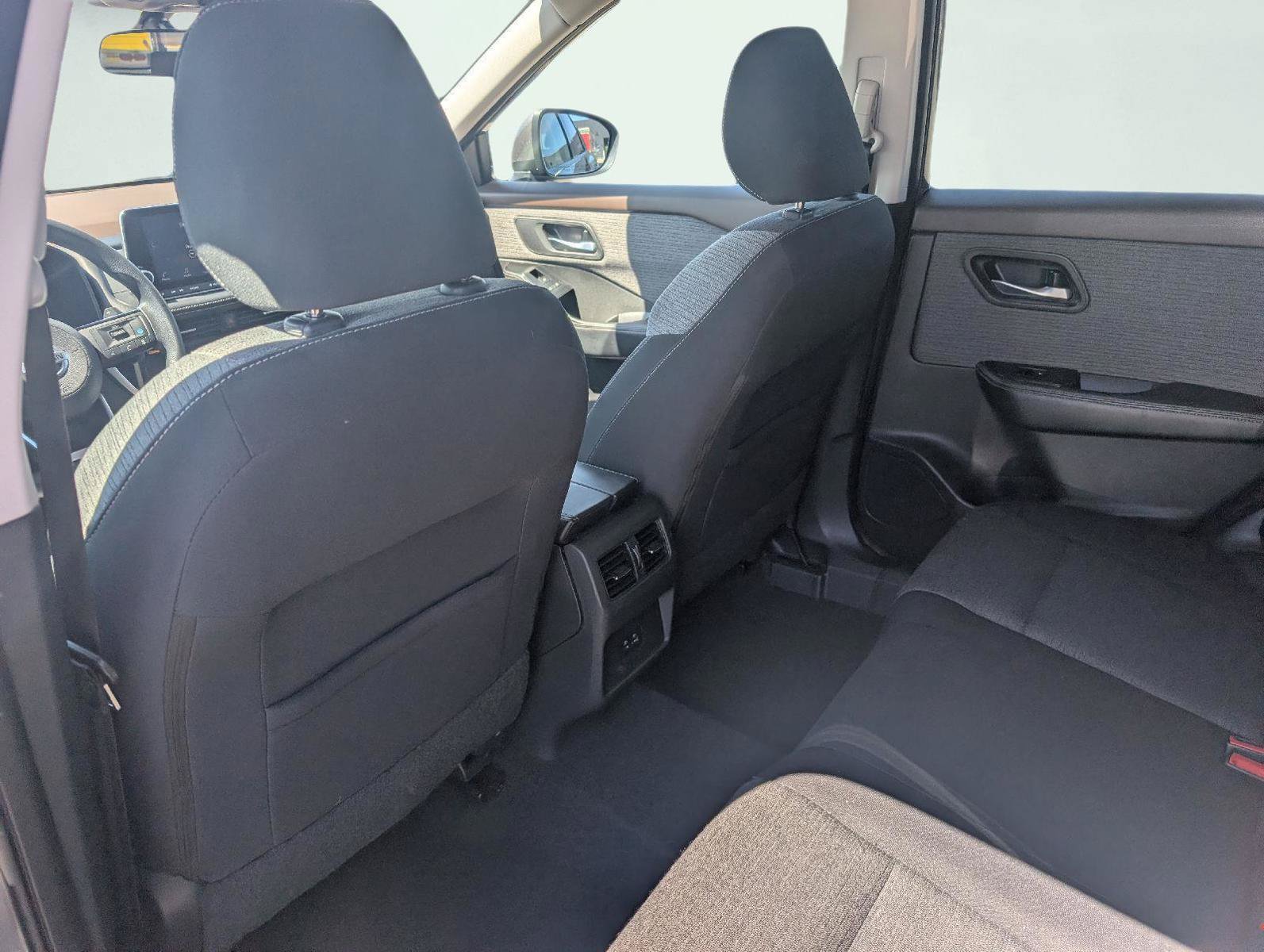 Used 2021 Nissan Rogue SV AWD/4WD image 17