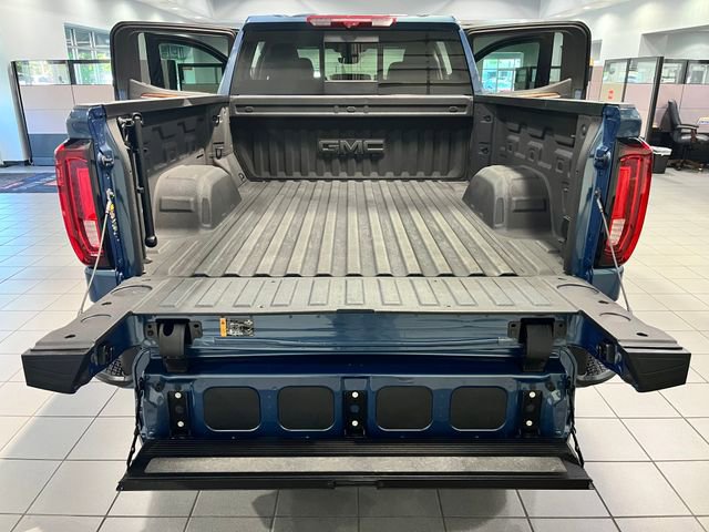 Used 2025 GMC Sierra 1500 Denali w/ Denali Reserve Package AWD/4WD image 11