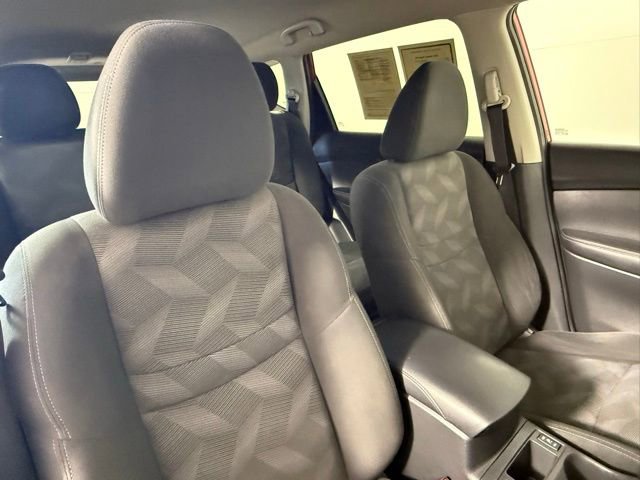 Used 2016 Nissan Rogue SV w/ SV Premium Package image 49