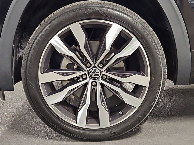 Used 2021 Volkswagen Atlas SEL R-Line FWD image 25